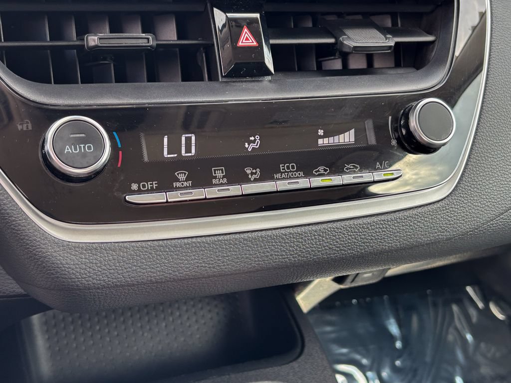 Used 2025 Toyota Corolla LE FWD image 23