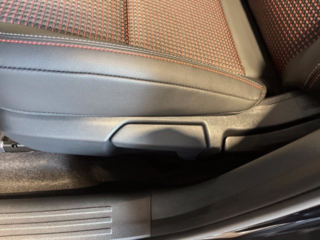 New 2027 Nissan Kicks SR w/ Cold Weather Package FWD image 8