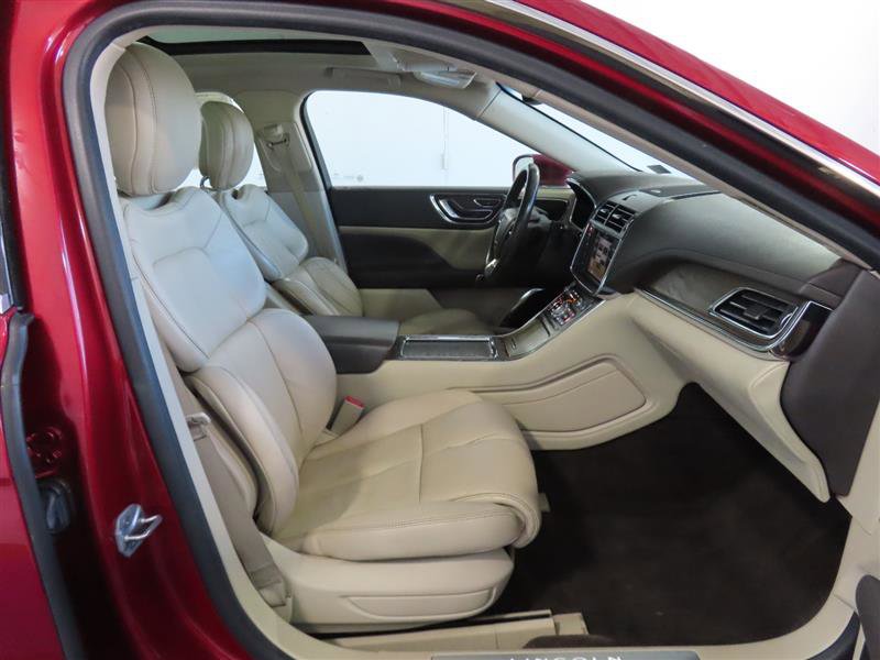 Used 2018 Lincoln Continental Select w/ Continental Climate Package AWD/4WD image 38