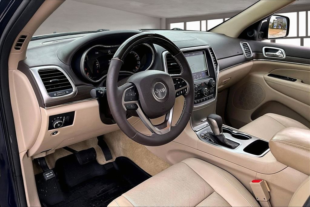 Used 2018 Jeep Grand Cherokee Overland image 16
