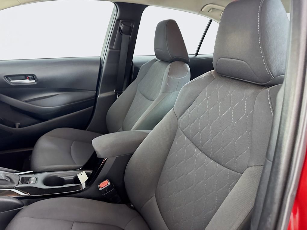 Used 2021 Toyota Corolla LE FWD image 31