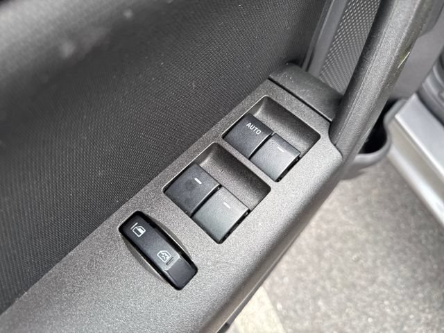 Used 2010 Ford Focus SES FWD image 24