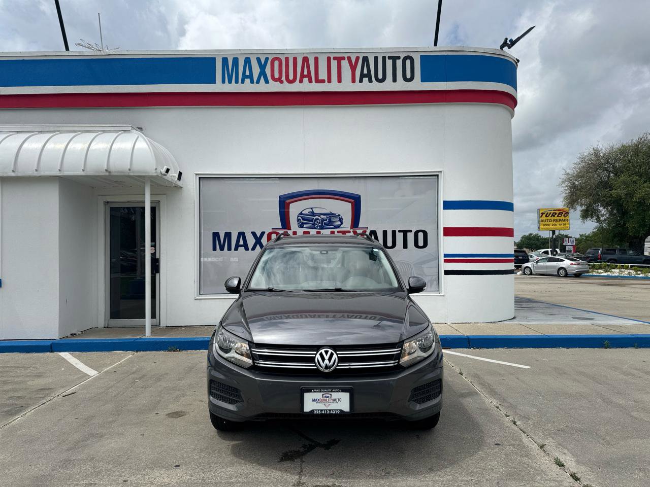 Used 2016 Volkswagen Tiguan S image 6