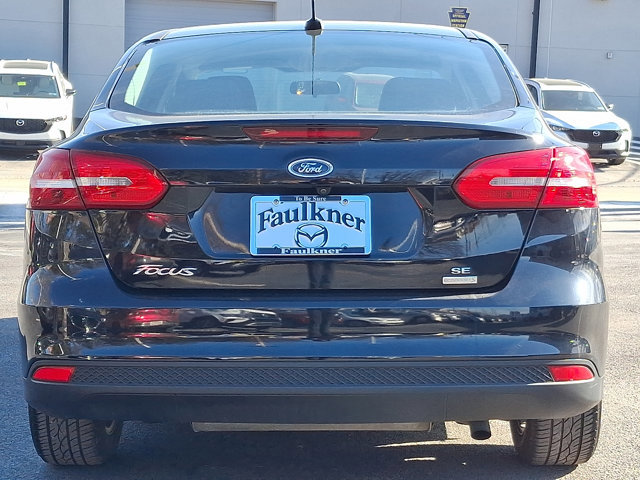 Used 2018 Ford Focus SE w/ SE Appearance Package image 5