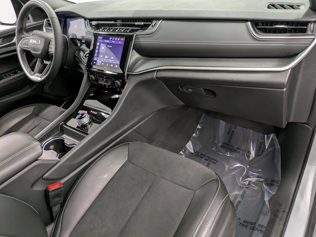 Used 2024 Jeep Grand Cherokee L Altitude image 29