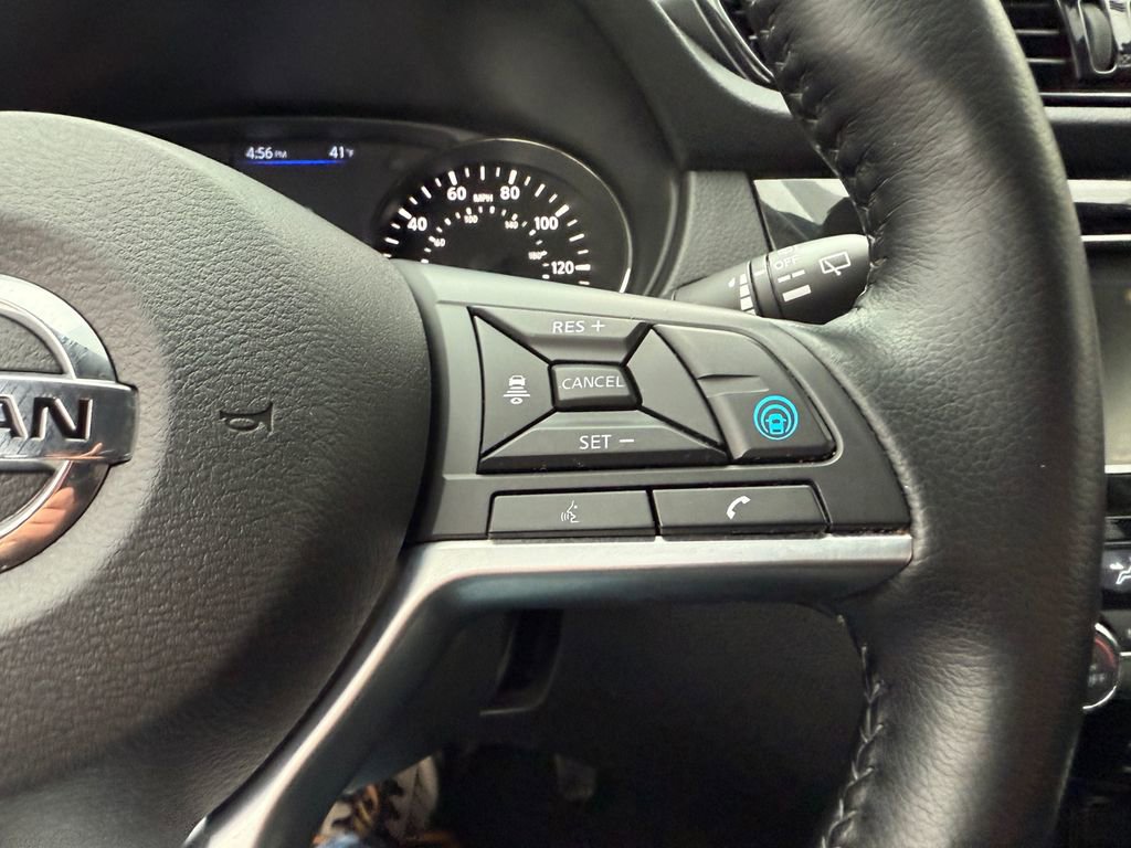 Used 2022 Nissan Rogue Sport SV w/ Technology Package image 22