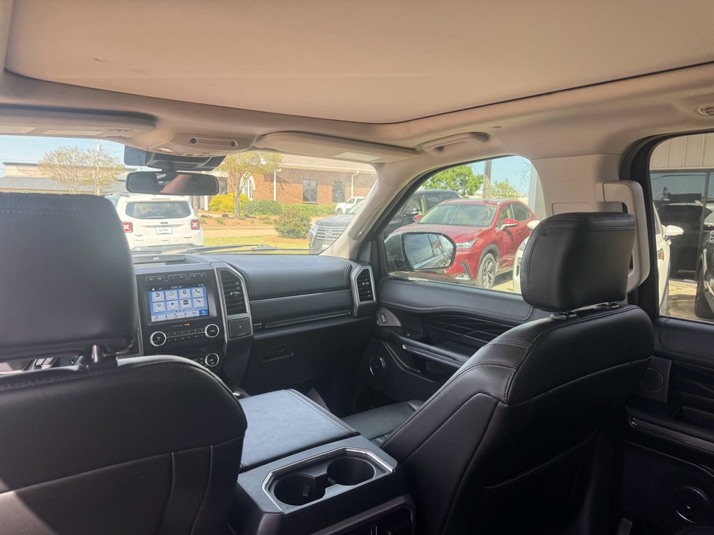 Used 2018 Ford Expedition Platinum image 18