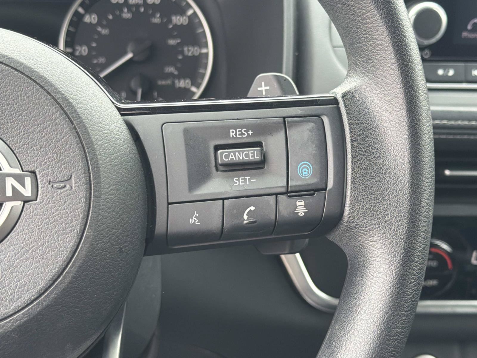 Used 2023 Nissan Rogue SV FWD image 10