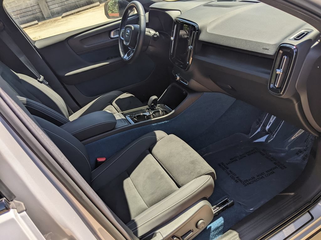 Certified 2023 Volvo XC40 Recharge Ultimate AWD/4WD image 22