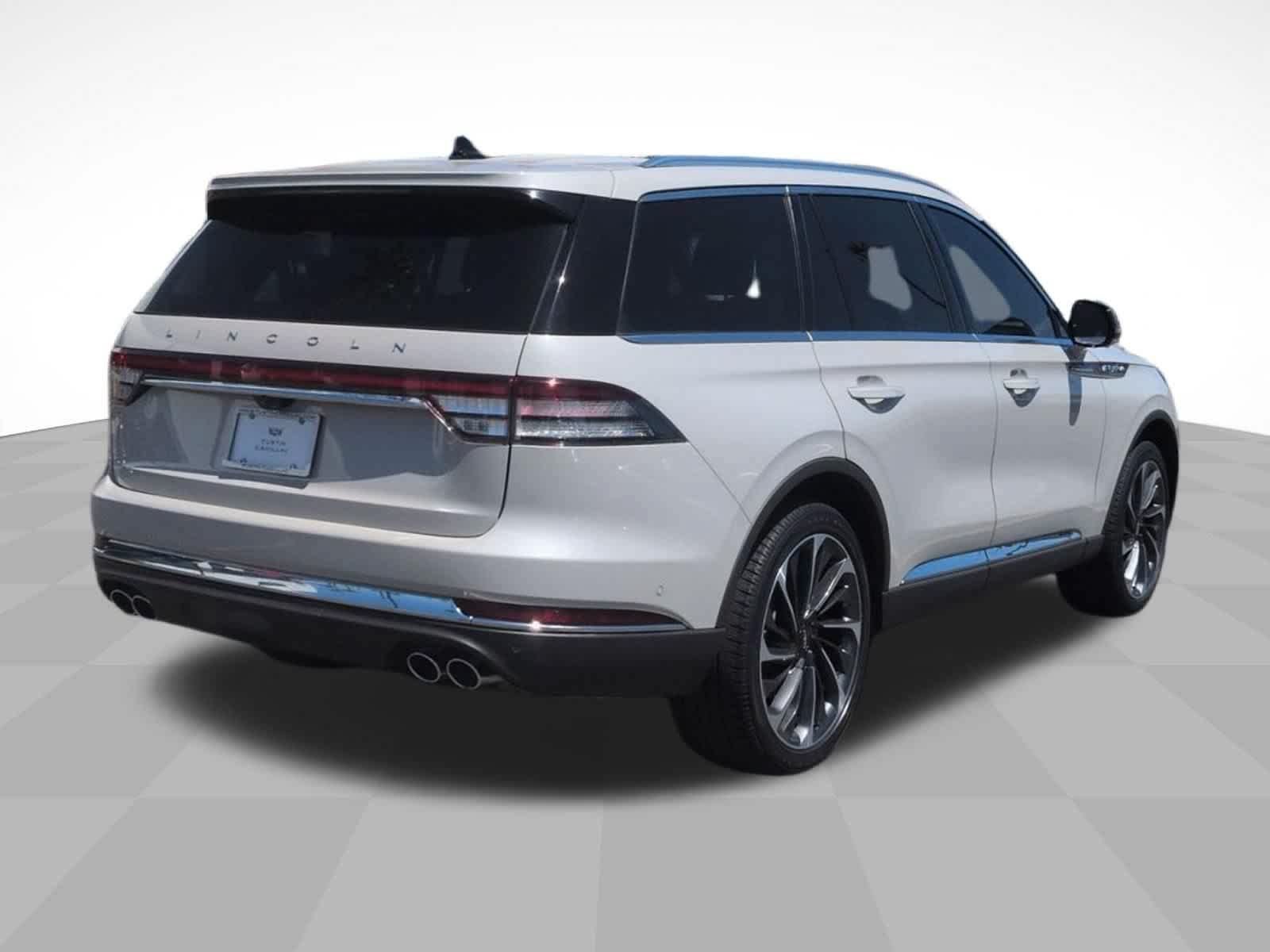 Used 2024 Lincoln Aviator Reserve w/ Equipment Group 201A AWD/4WD image 5
