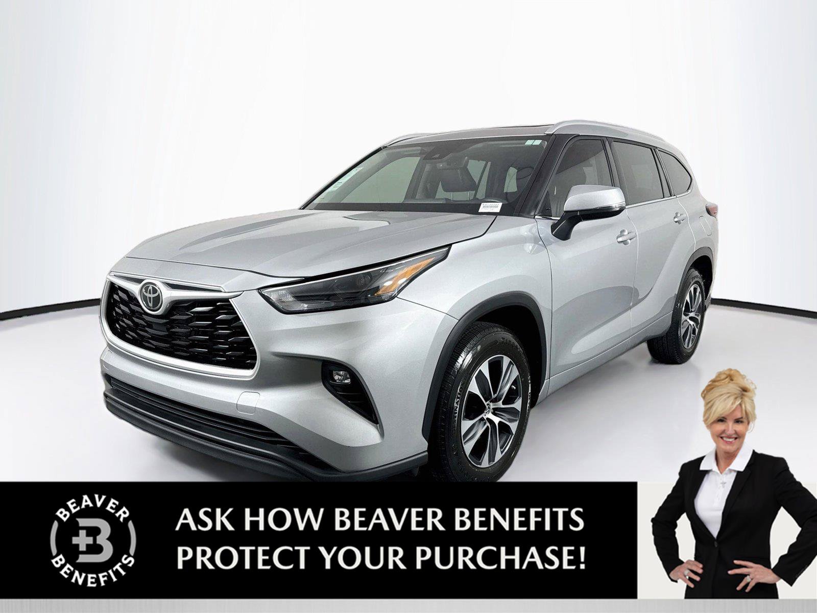 Used 2022 Toyota Highlander XLE FWD image 1