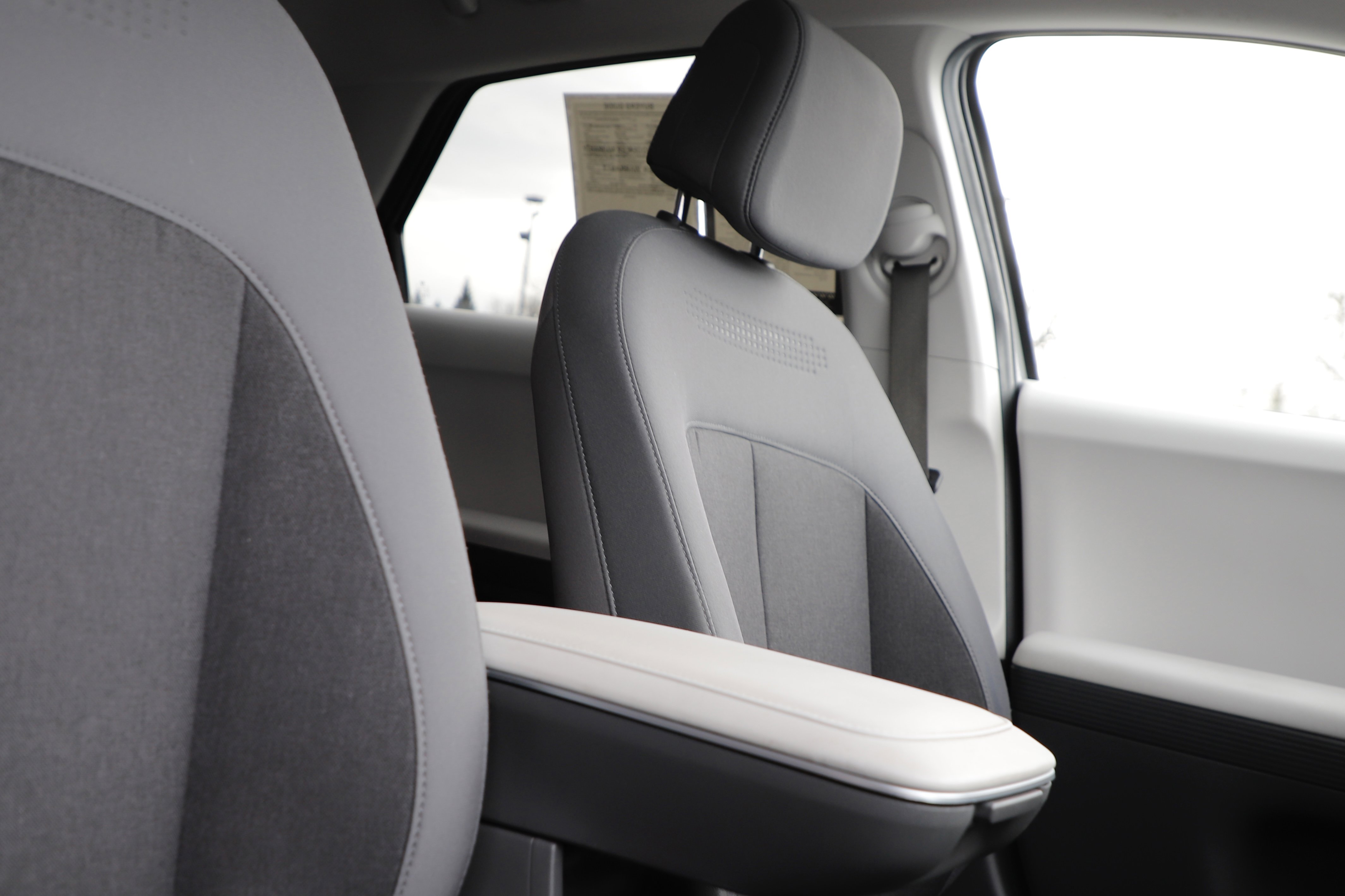 Used 2024 Hyundai Ioniq 5 SE image 12