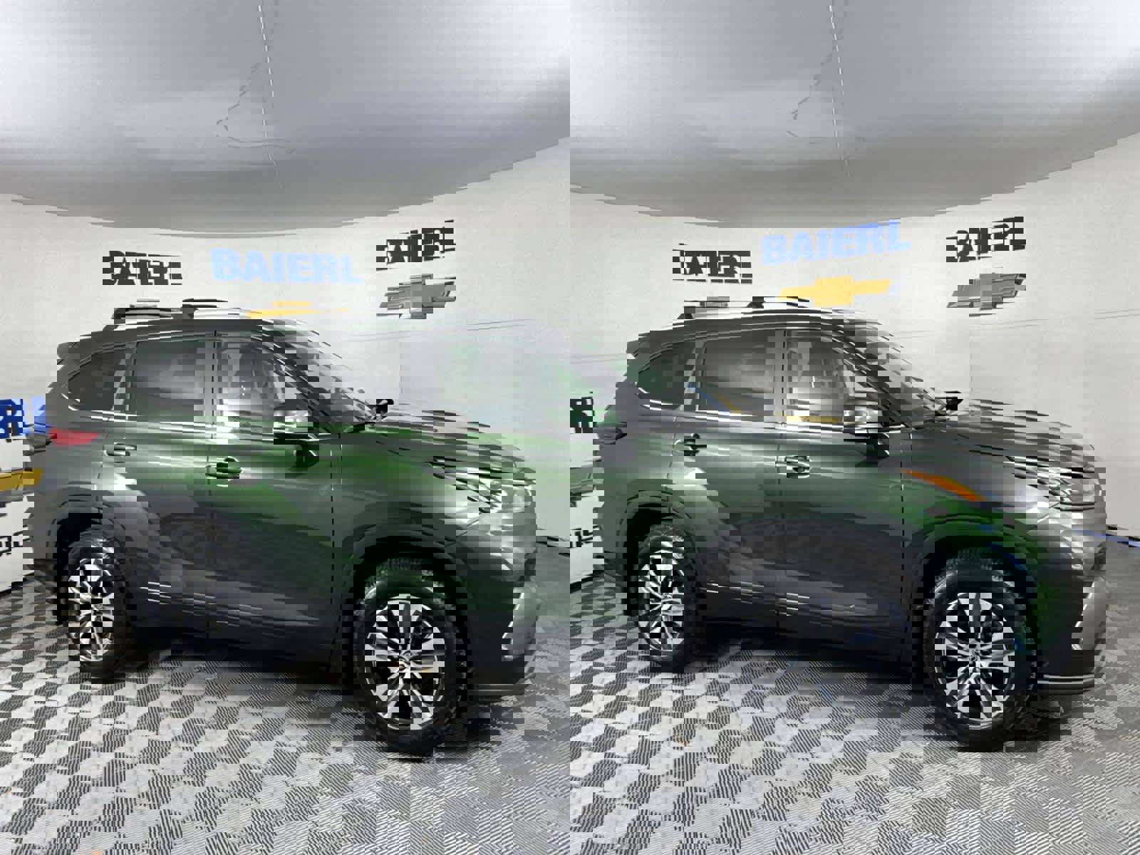 Used 2023 Toyota Highlander XLE image 6