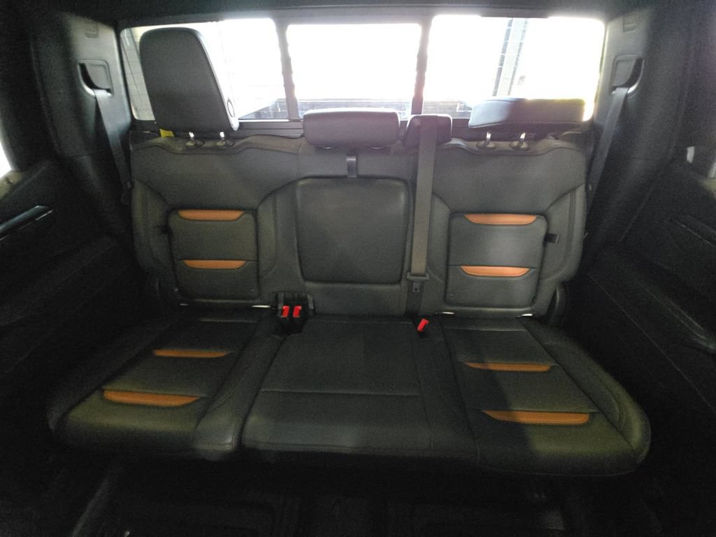 Used 2025 GMC Sierra 1500 AT4 w/ Technology Package AWD/4WD image 22