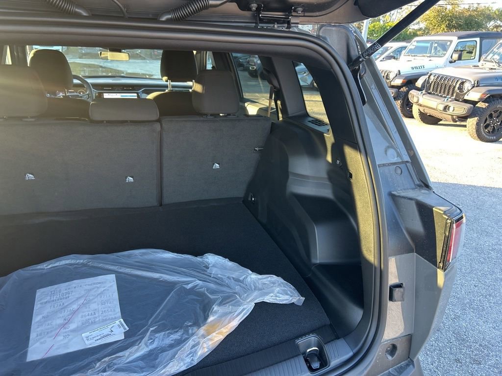 New 2026 Jeep Cherokee Laredo image 29