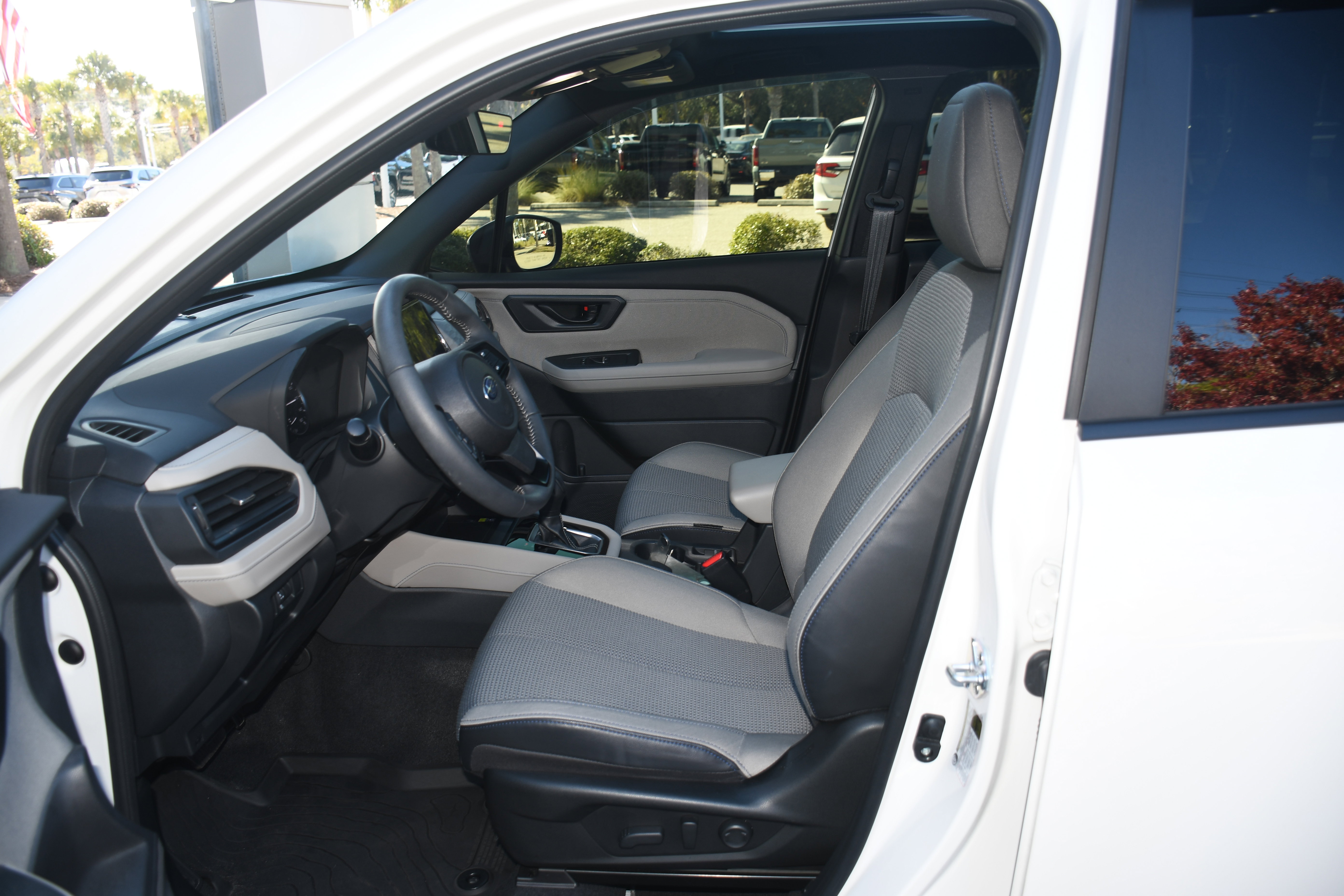 Used 2025 Subaru Forester Premium w/ Convenience Package #1 image 8