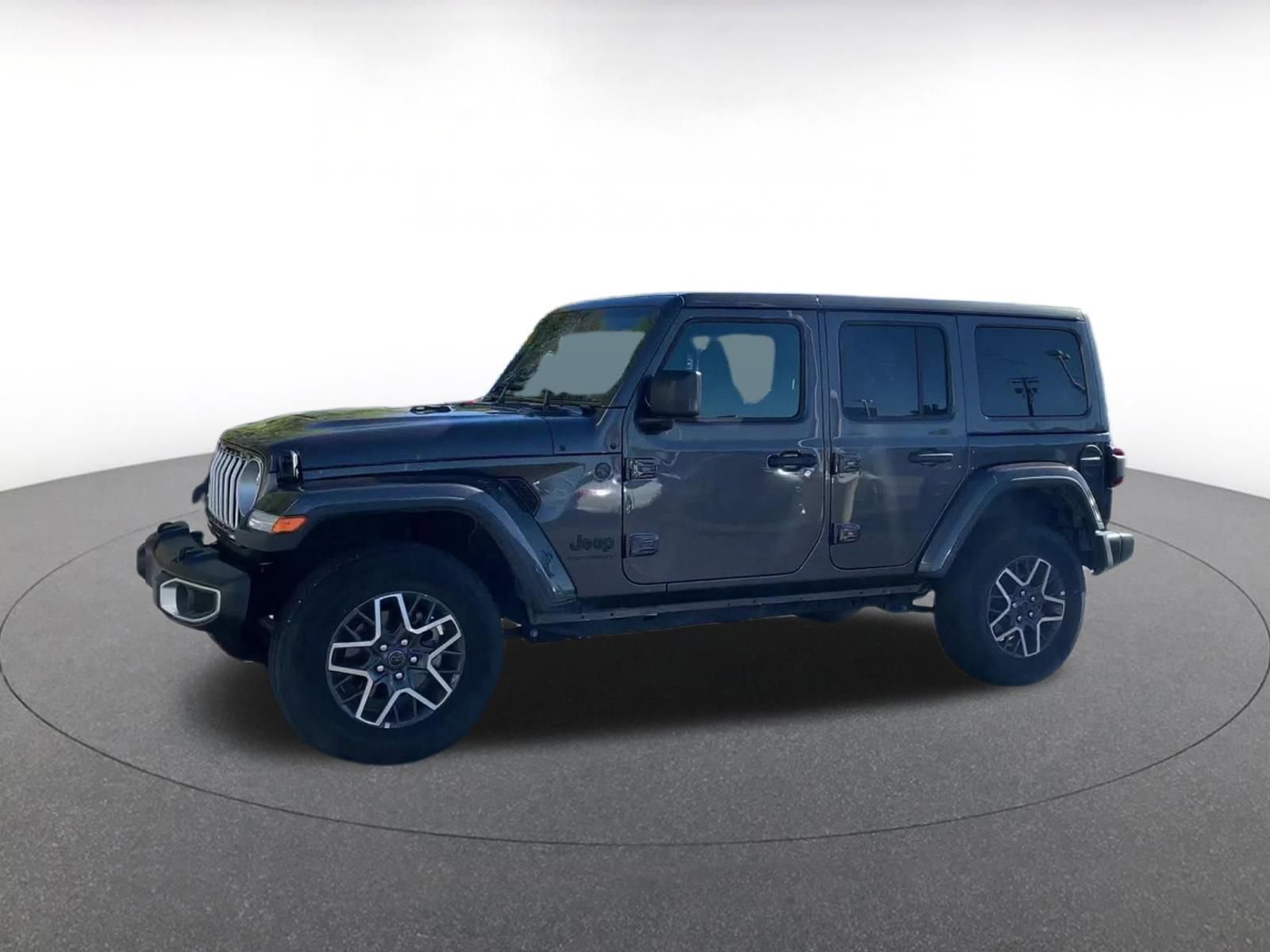 Used 2025 Jeep Wrangler Sahara image 8