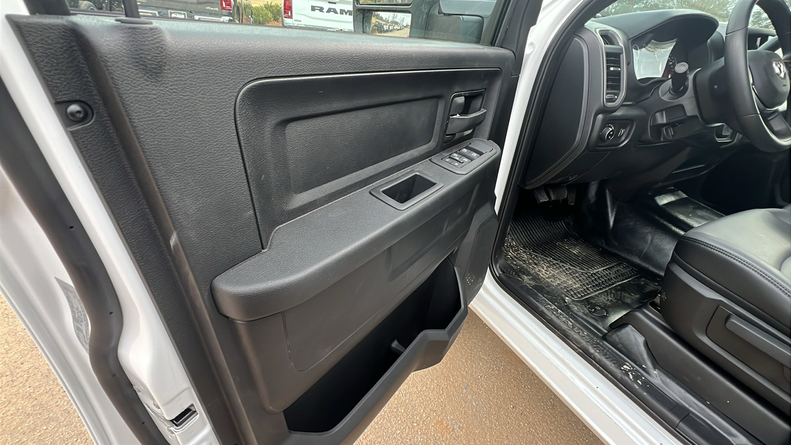 New 2026 RAM 2500 Tradesman w/ Chrome Appearance Group AWD/4WD image 14