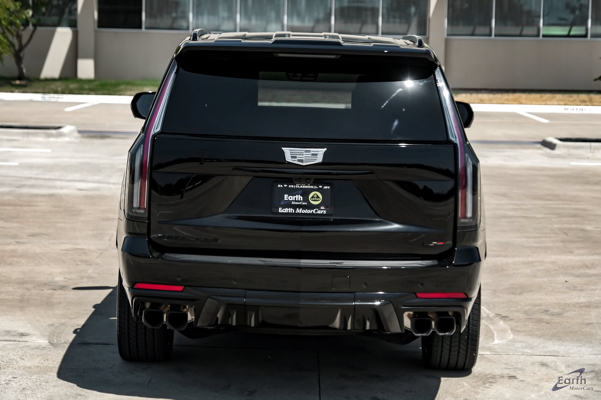 Used 2026 Cadillac Escalade V w/ LPO, ONYX Package AWD/4WD image 13