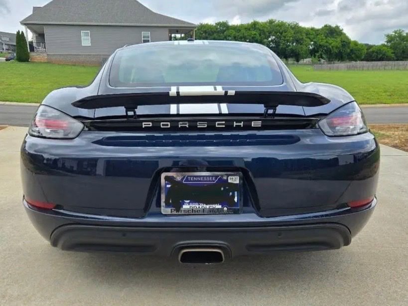 Used 2021 Porsche 718 Cayman RWD image 12