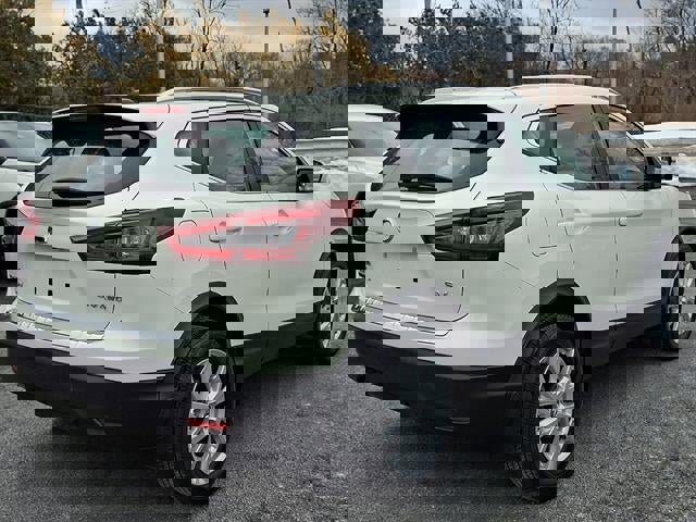 Used 2022 Nissan Rogue Sport SV w/ Technology Package image 6