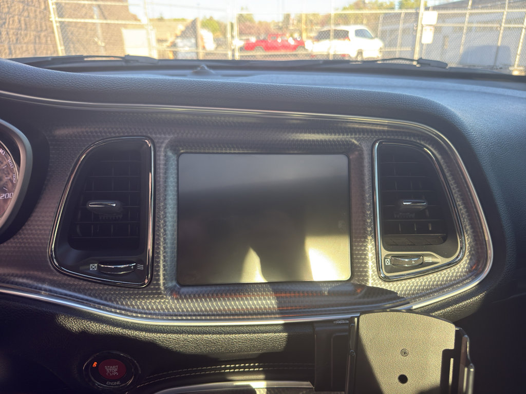 Used 2016 Dodge Challenger SRT Hellcat image 9