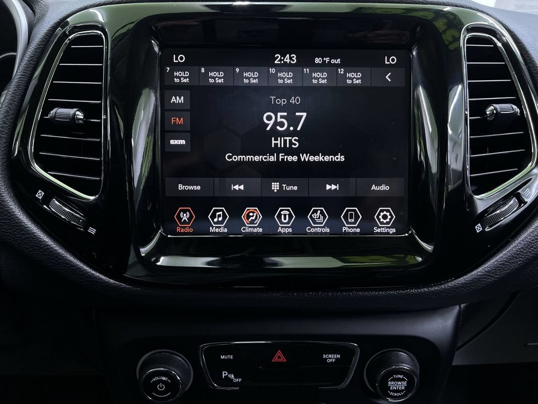 Used 2018 Jeep Compass Limited w/ Safe & Security Group AWD/4WD image 21