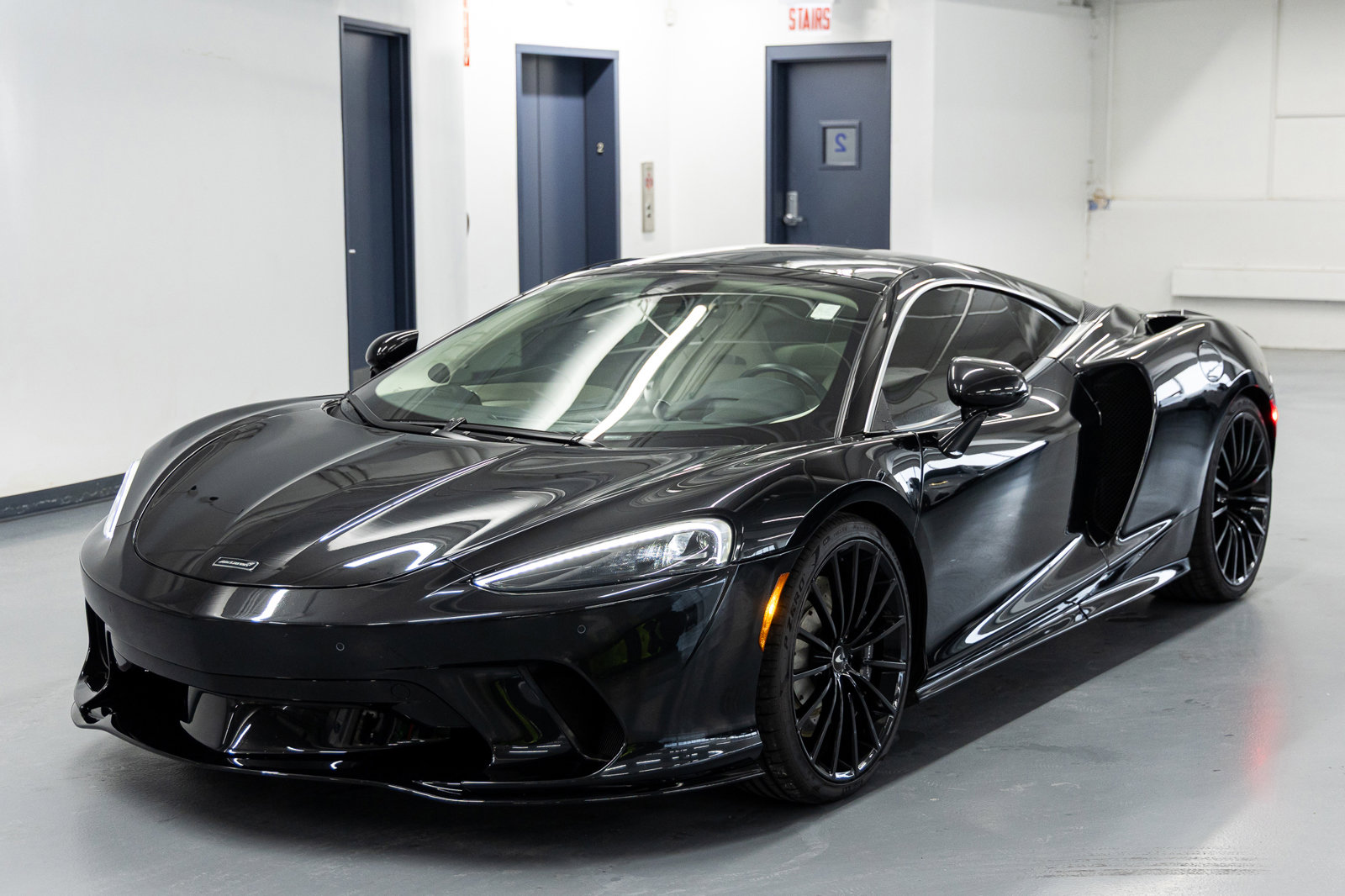 Used 2020 McLaren GT image 2