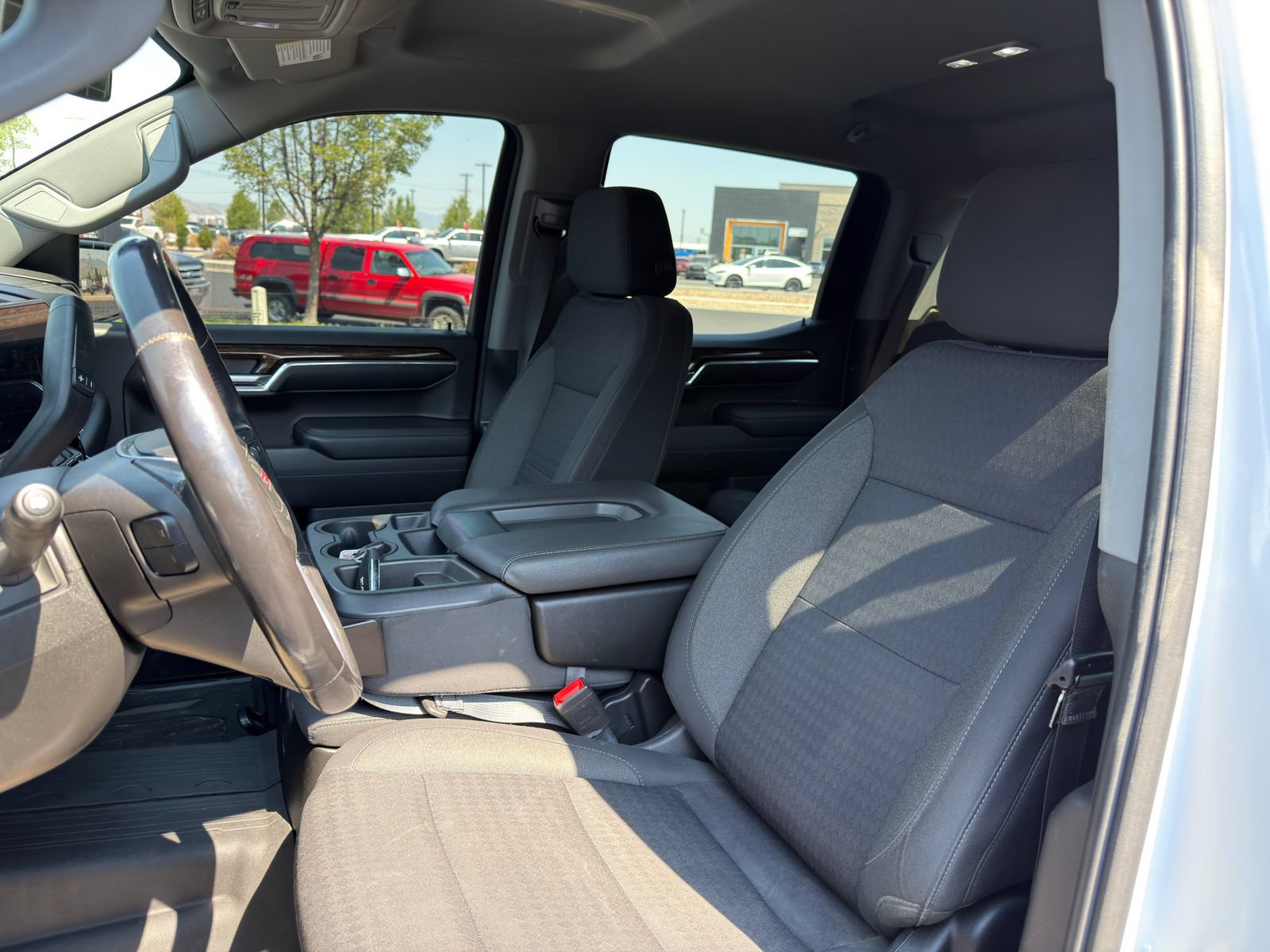 Used 2022 GMC Sierra 1500 SLE w/ X31 Off-Road Package AWD/4WD image 7