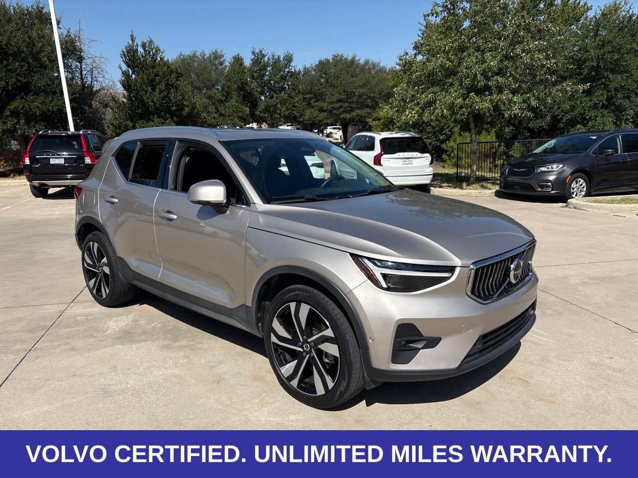 Certified 2024 Volvo XC40 B5 Plus w/ Protection Package Premier AWD/4WD image 3