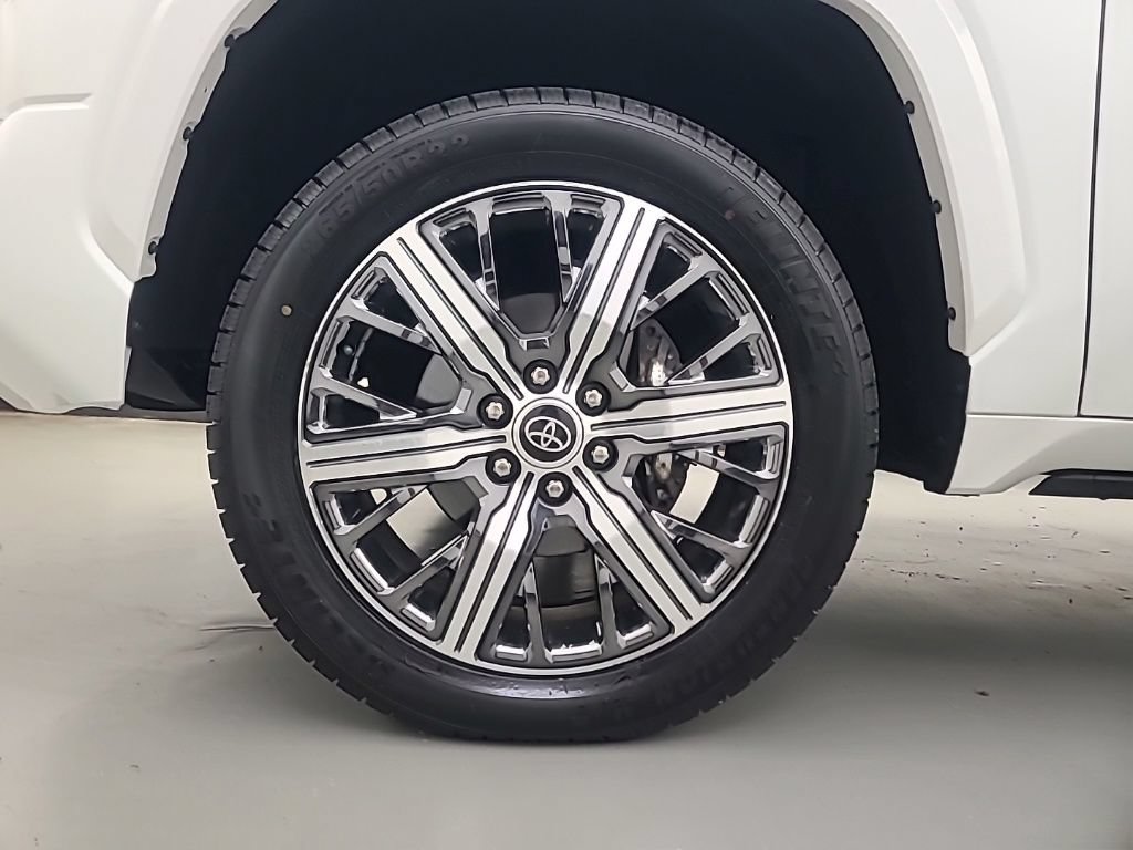 Used 2022 Toyota Tundra Capstone AWD/4WD image 10