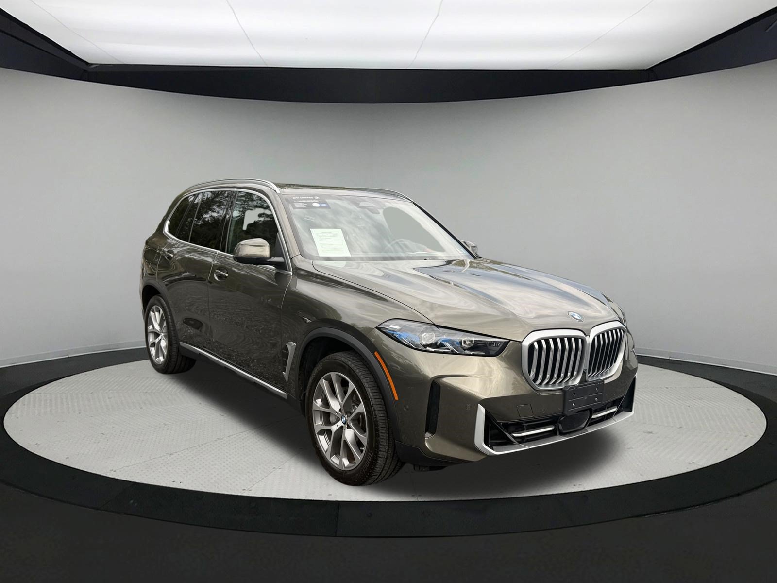 Certified 2026 BMW X5 xDrive40i w/ Premium Package AWD/4WD image 3