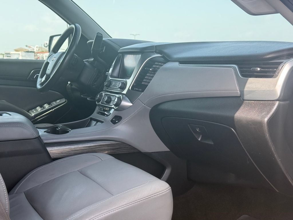 Used 2016 Chevrolet Suburban LT w/ Luxury Package RWD image 26