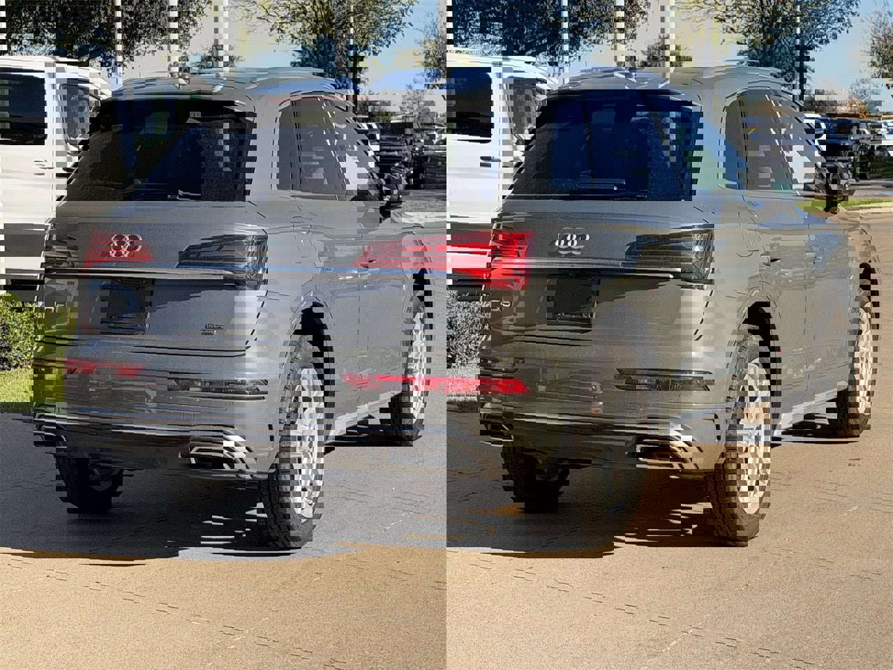 Used 2023 Audi Q5 e Premium Plus w/ Premium Plus Package image 4