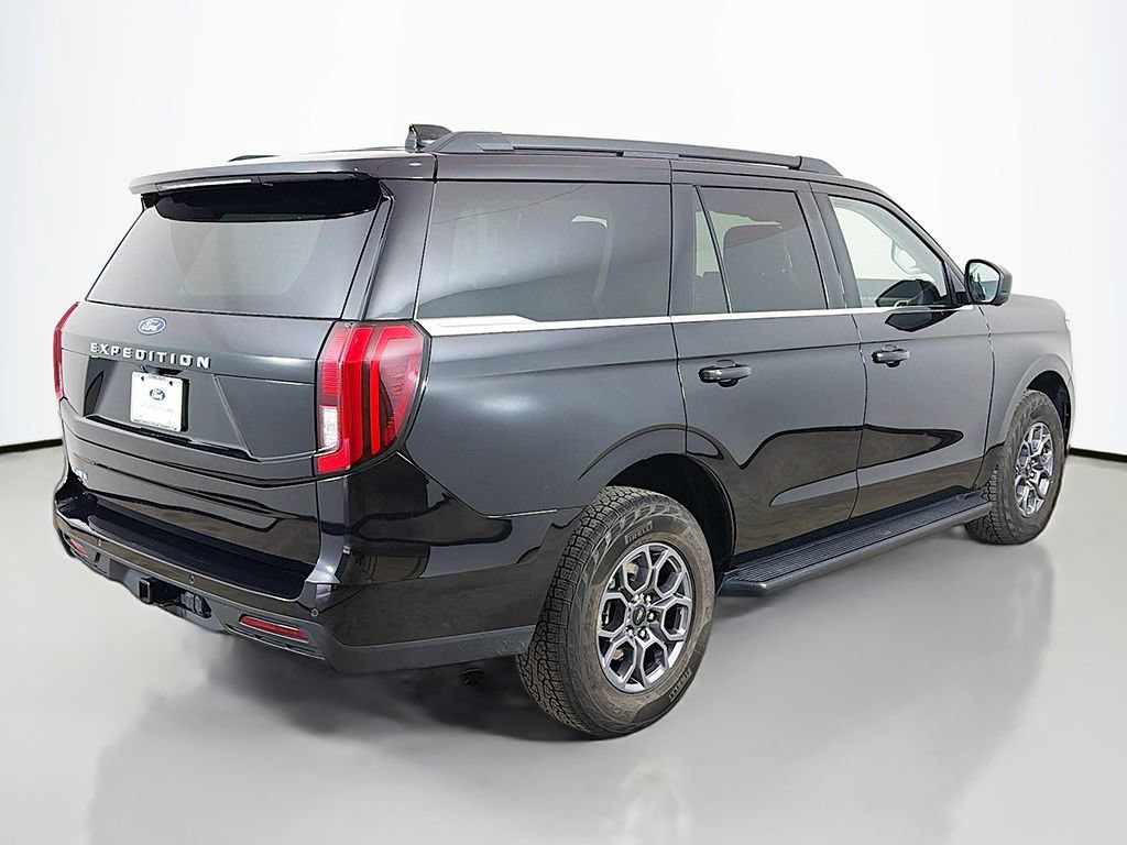 Used 2025 Ford Expedition Active AWD/4WD image 12