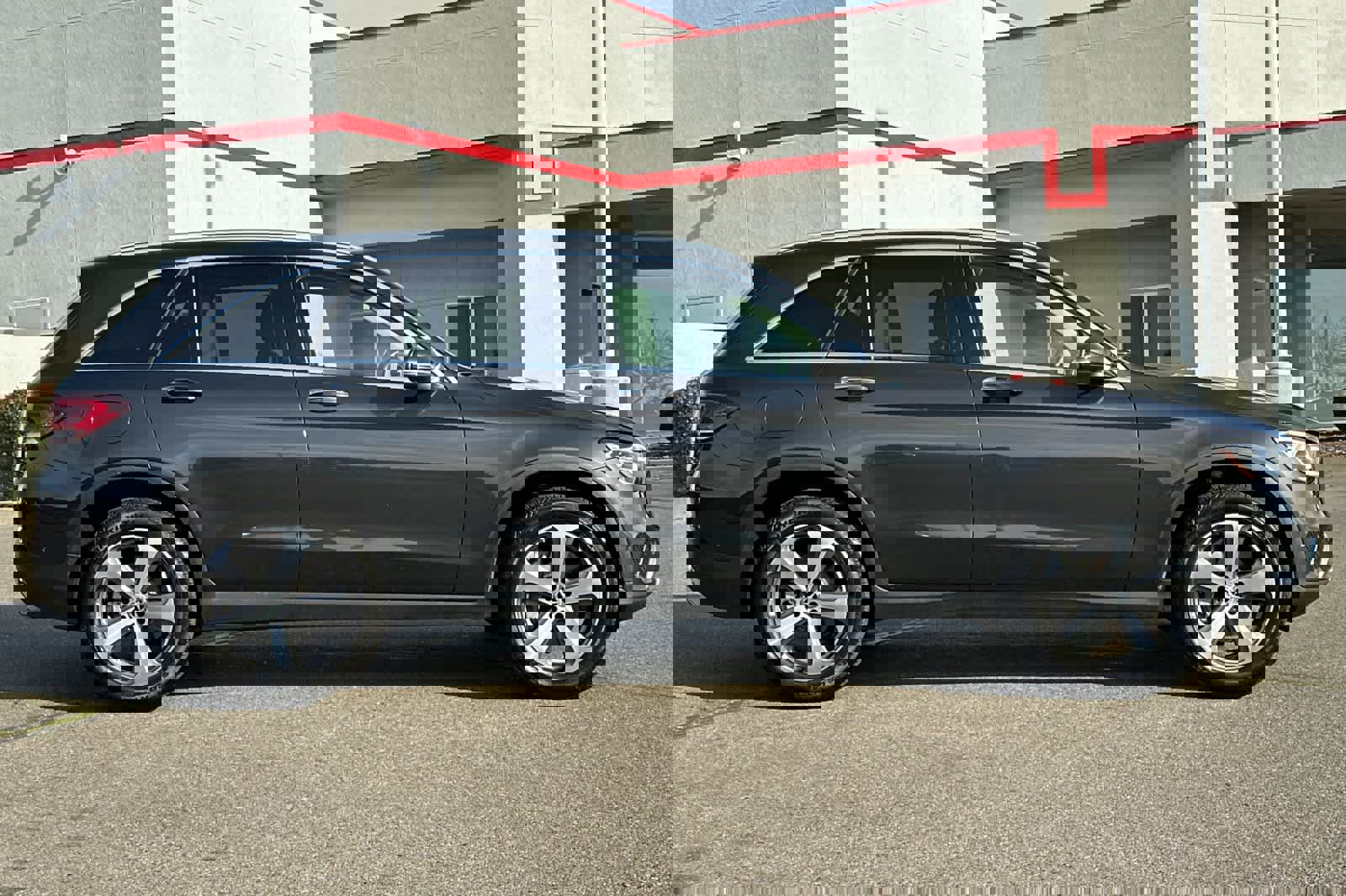 Used 2022 Mercedes-Benz GLC 300 image 6