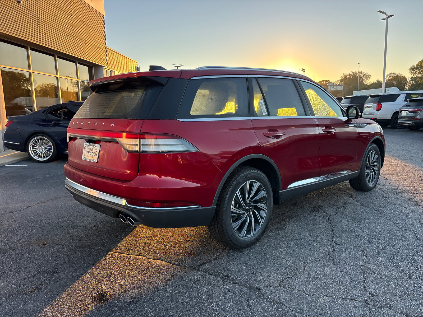 New 2027 Lincoln Aviator AWD image 7