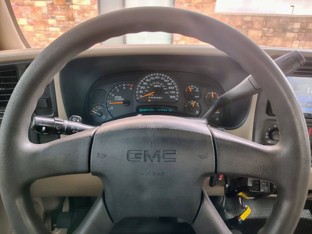 Used 2007 GMC Sierra 2500 W/T w/ Heavy-Duty Power Package AWD/4WD image 12