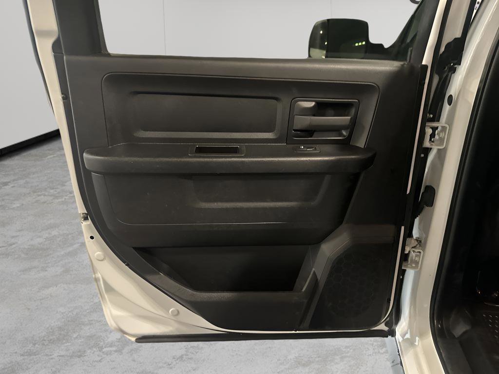 Used 2021 RAM 2500 Tradesman w/ Chrome Appearance Group image 17