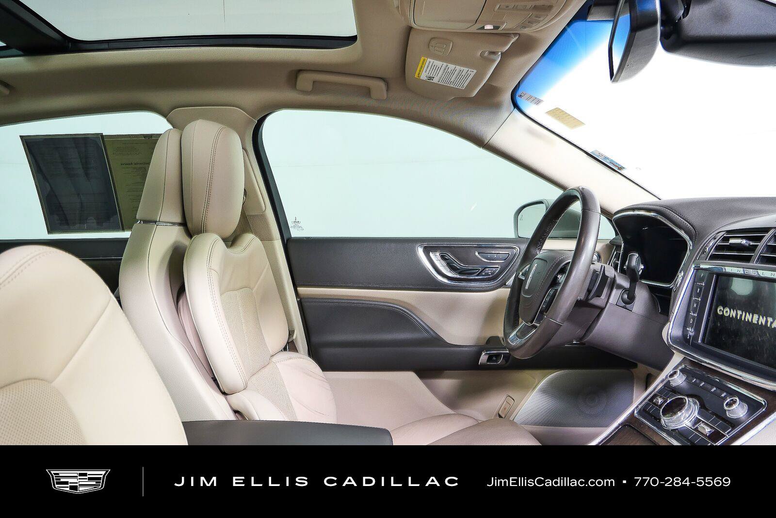 Used 2018 Lincoln Continental Reserve FWD image 21