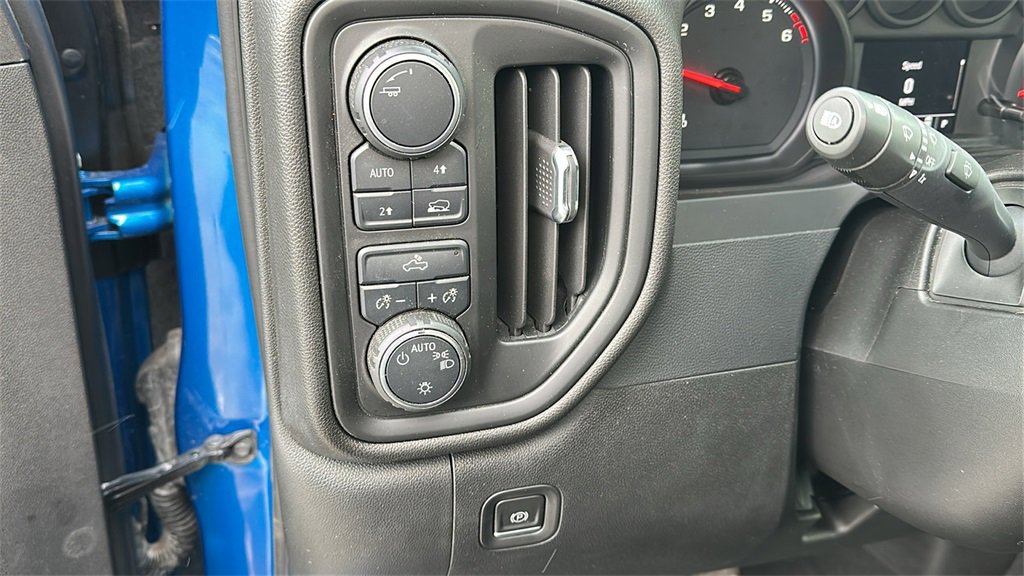 Certified 2023 Chevrolet Silverado 1500 Custom w/ LPO, Dark Essentials Package image 19