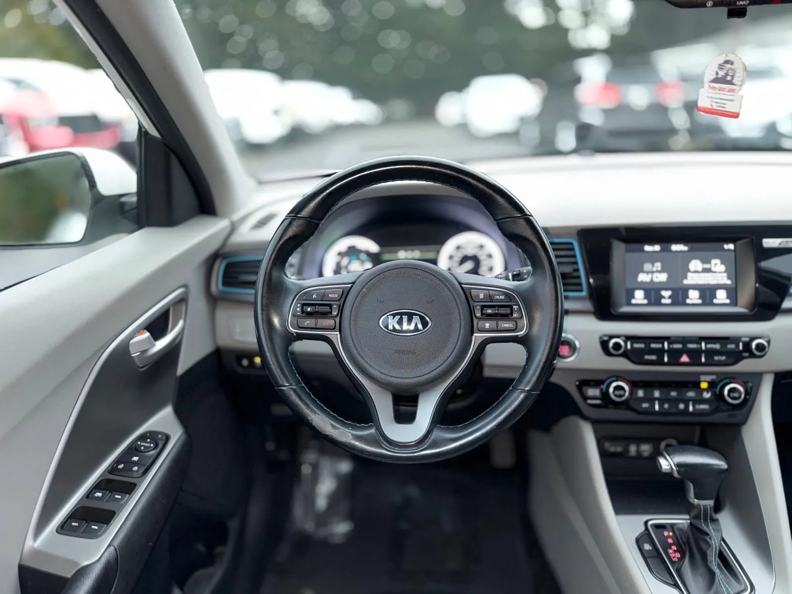 Used 2019 Kia Niro LX FWD image 14