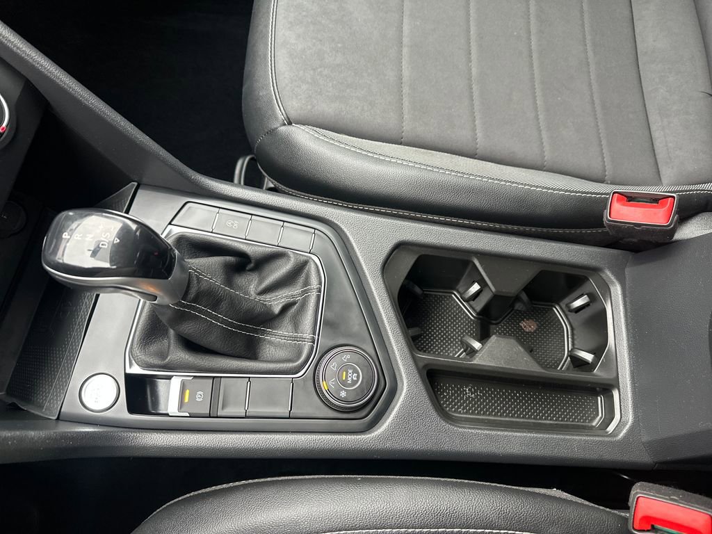 Certified 2022 Volkswagen Taos SE image 12