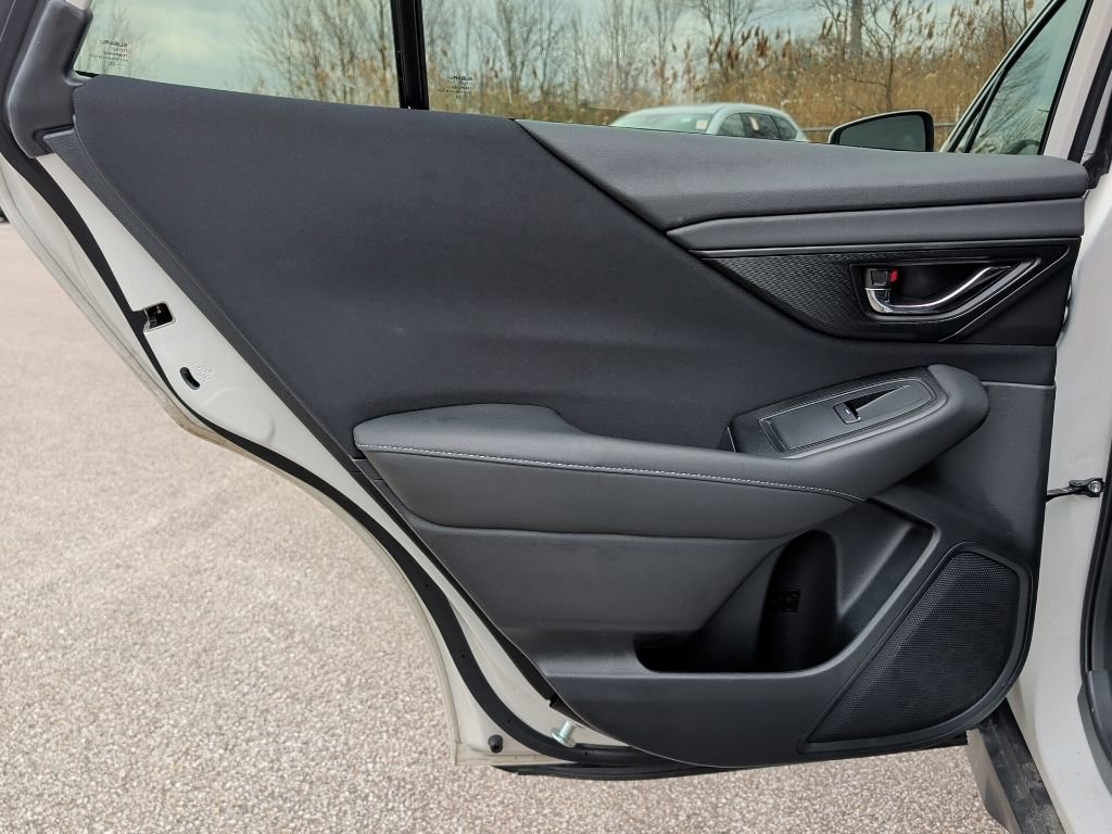 Used 2022 Subaru Outback Premium image 31