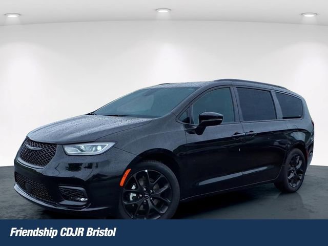 Used 2025 Chrysler Pacifica Limited