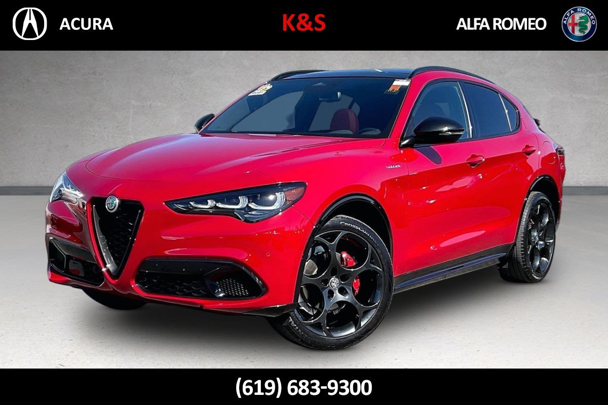 Used 2025 Alfa Romeo Stelvio Sprint