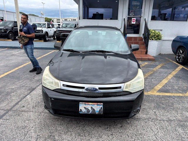 Used 2008 Ford Focus SE FWD image 2