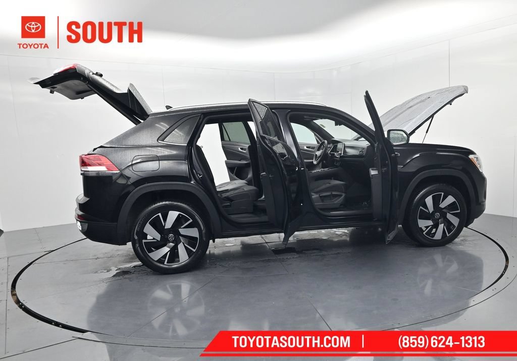 Used 2024 Volkswagen Atlas Cross Sport SE FWD image 64