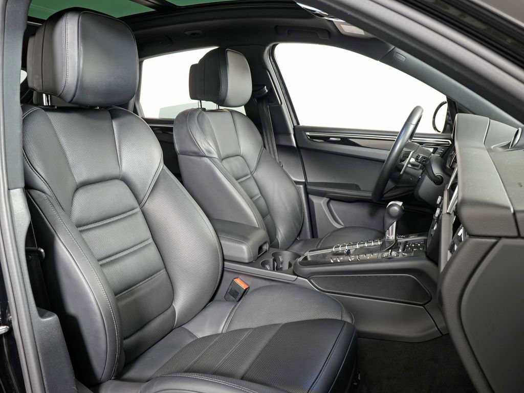 Certified 2019 Porsche Macan S image 41