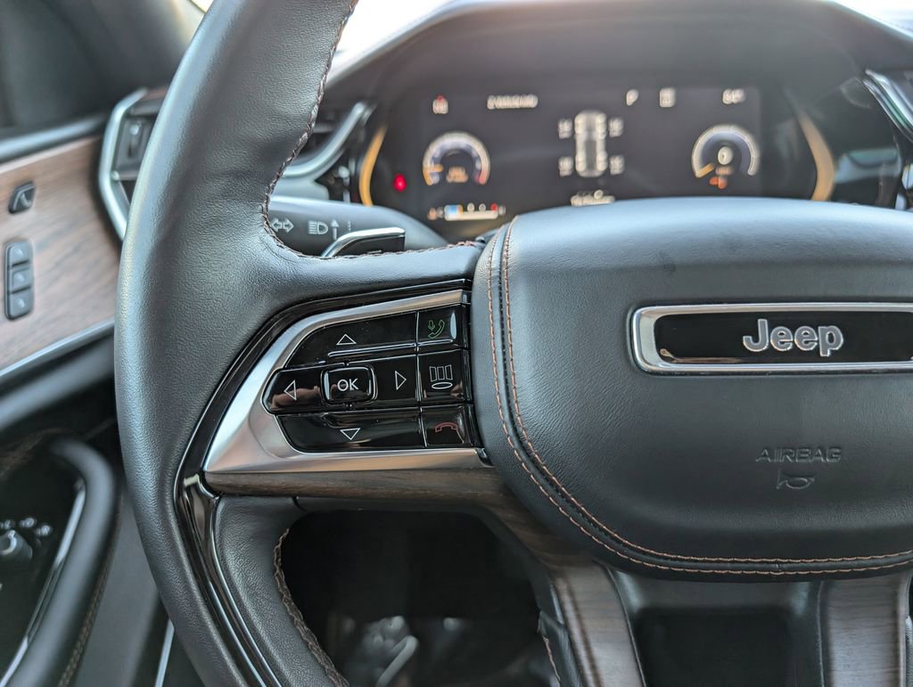 Used 2023 Jeep Grand Cherokee Summit w/ Luxury Tech Group V image 28